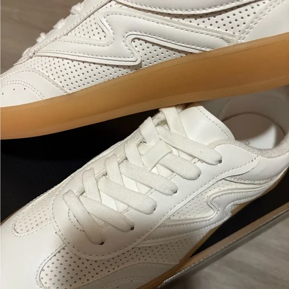 Madden Girl White and Tan Sneakers - Picture 4 of 8